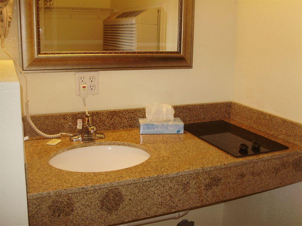 Oceanfront Inn And Suites - Ormond Ormond Beach Extérieur photo